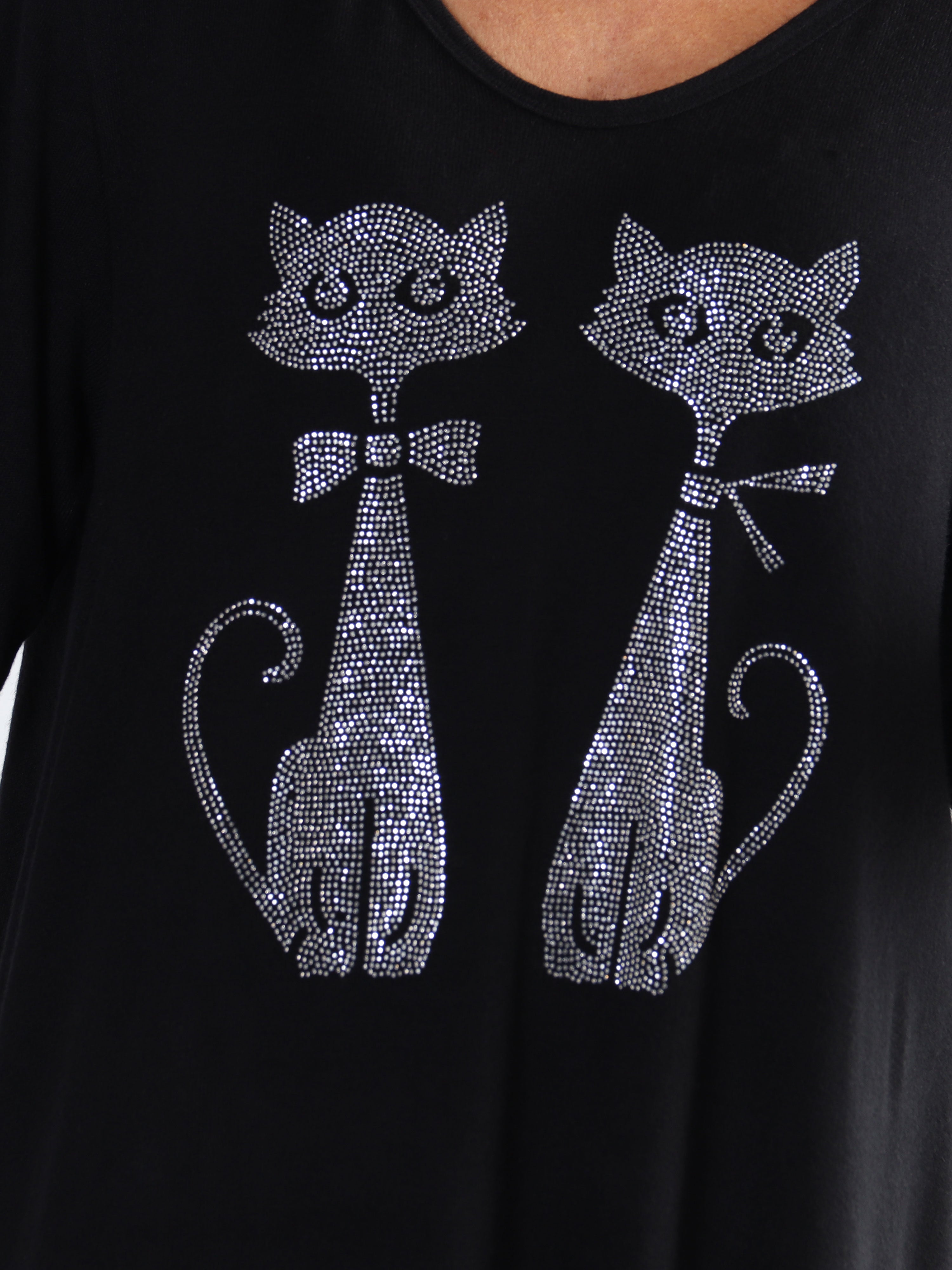 Talia - Plus size kjole i viskose med kattemotiv af similisten